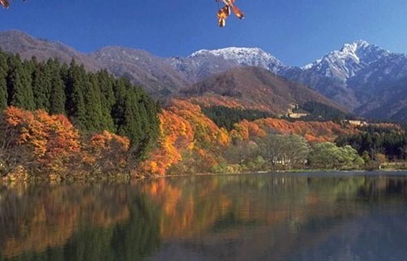 越後湯沢  なかすみ旅館 湯沢市 エクステリア 写真